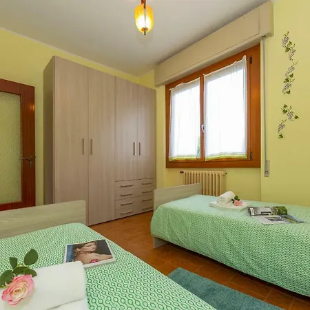 Daire Sleeps 6 Wifi Ossuccio